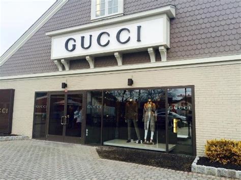 gucci orlando premium outlet.